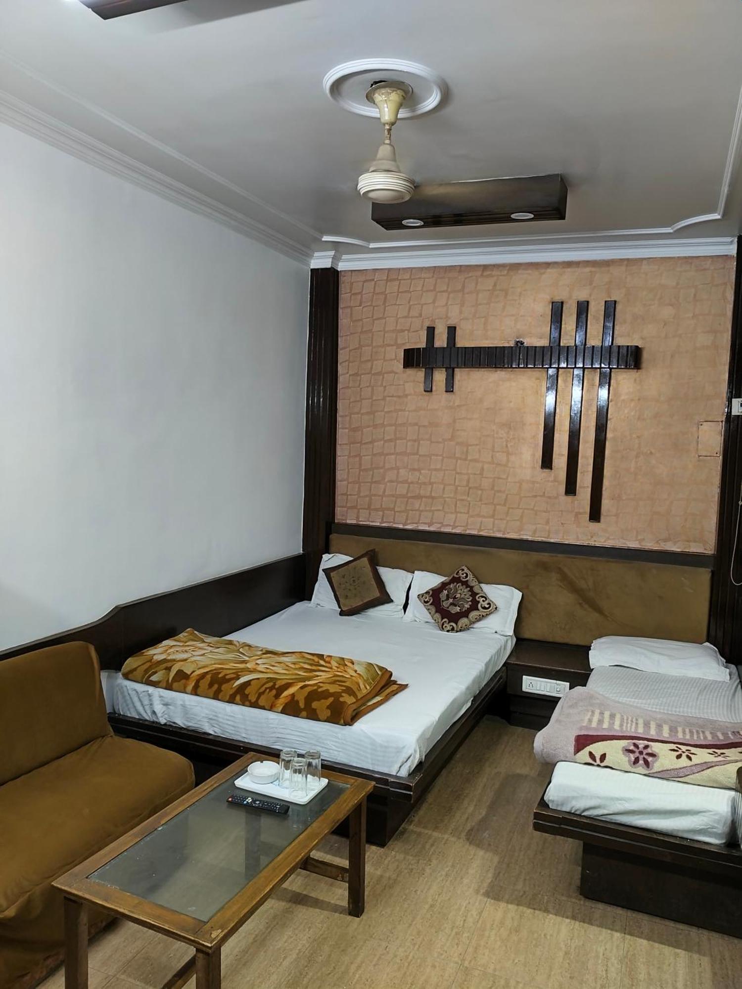 Hotel Yatri International ニューデリー 部屋 写真