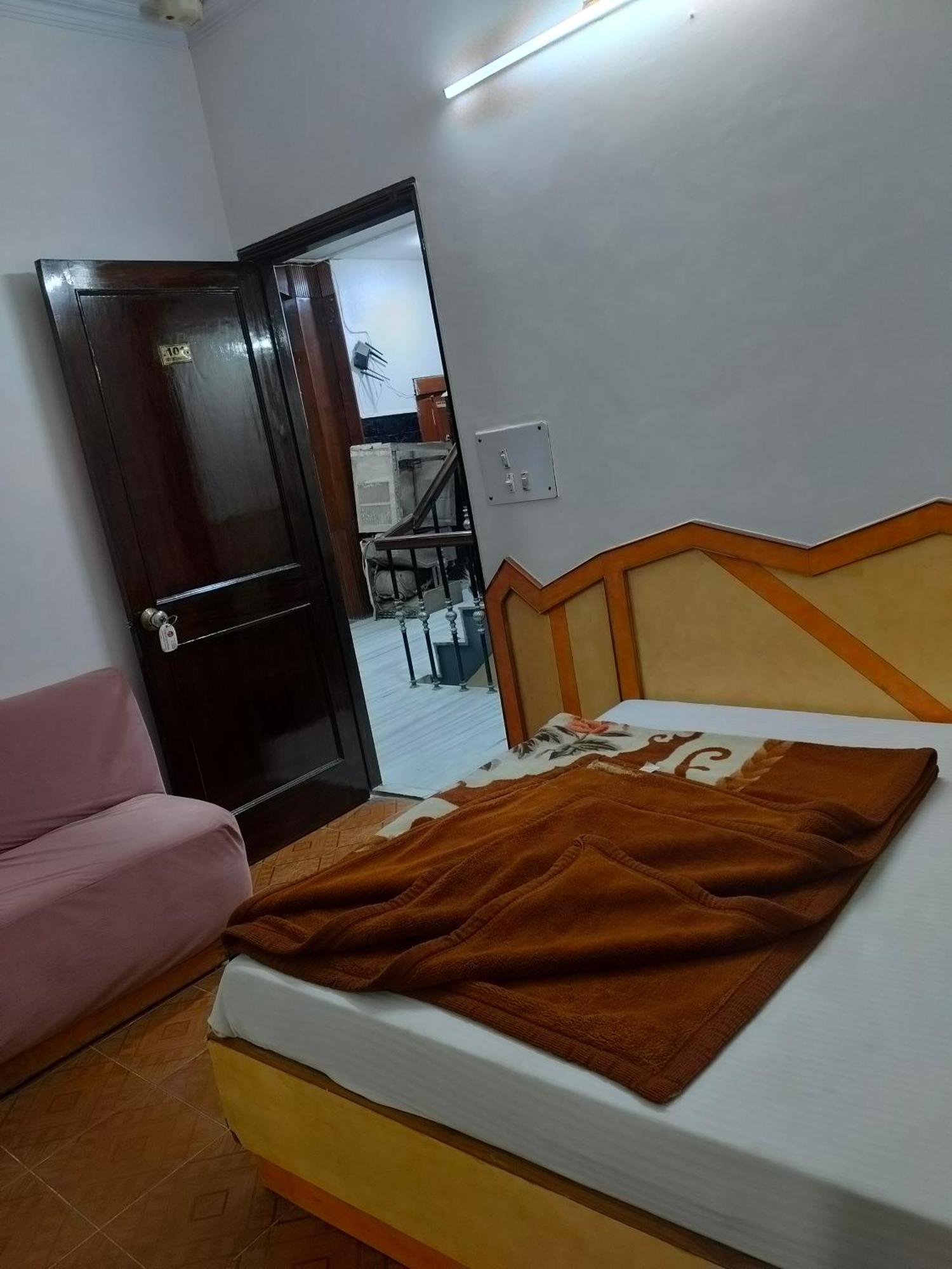 Hotel Yatri International ニューデリー 部屋 写真