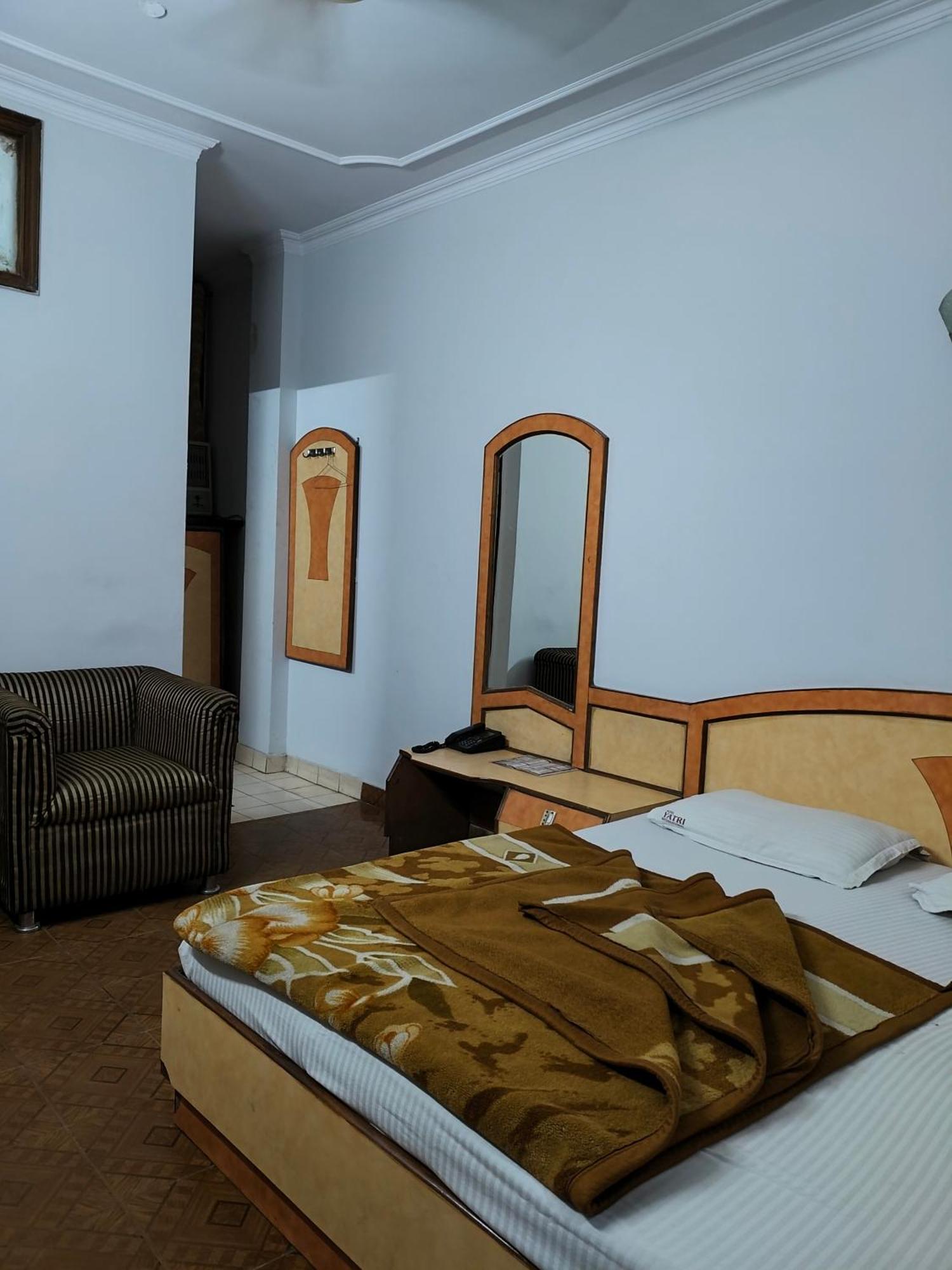 Hotel Yatri International ニューデリー 部屋 写真